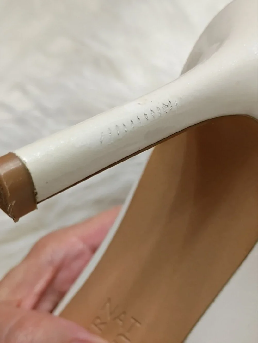 Naturalizer Anna Pointed-Toe Cream Patent Pumps 7.5 M
